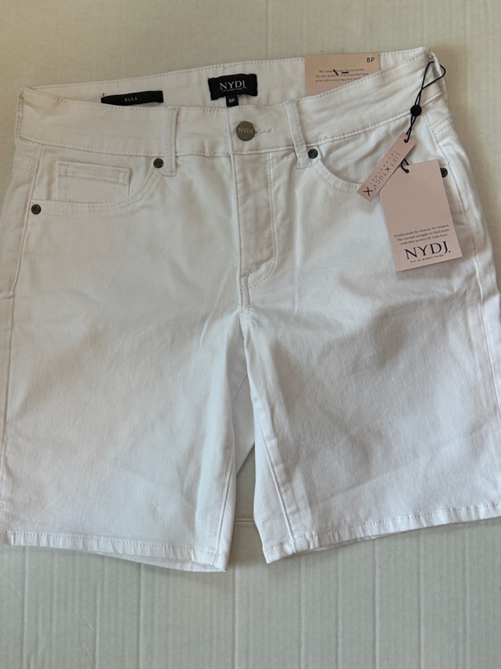 NYDJ NWT White Ella Denim Shorts
Summer wardrobe essential!